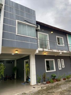 Alugo Casa Semimobiliada em Condomínio Fechado na Rod. Augusto Montenegro