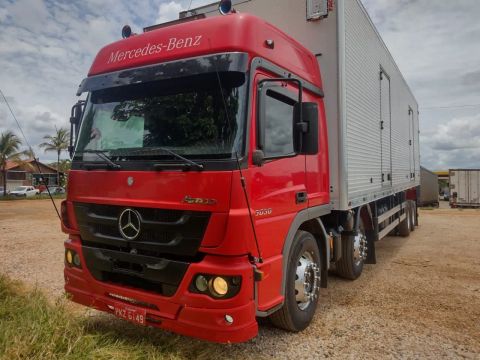 Caminhão Baú 3030
