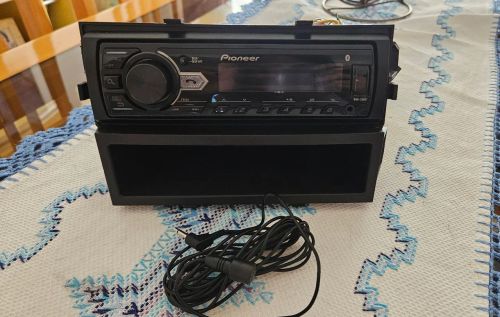 Rádio Pioneer com porta objetos