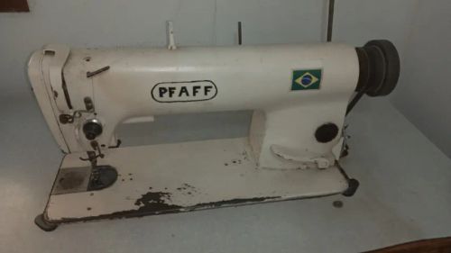 Máquina de costura Reta