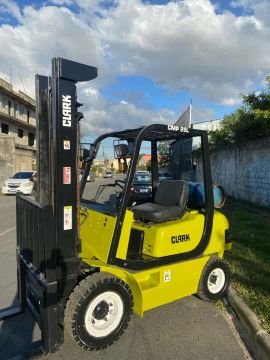 Empilhadeira Clark CMP 25L