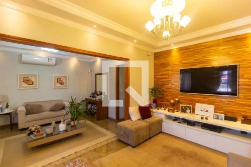 Casa à Venda - Bela Vista, 3 Quartos, 219 m2