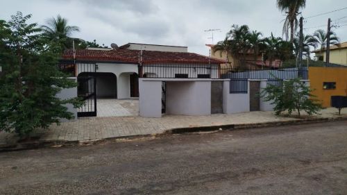 Casa de 200 metros quadrados na Quadra 308 sul