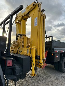Caminhão munck Ford 2623