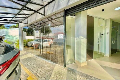"Aluguel: Espaço Comercial Moderno em Capim Macio"