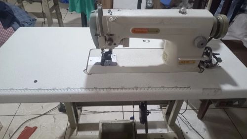 Máquina de Costura Industrial SIRUBA