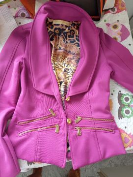 Jaqueta/blazer  feminina  com zíperes Cor 