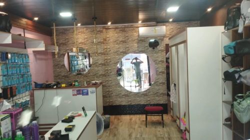 Vende se luva de ponto comercial na Av José Amador dos Reis.