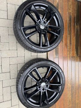 Rodas aro 20 com pneus Delinte 