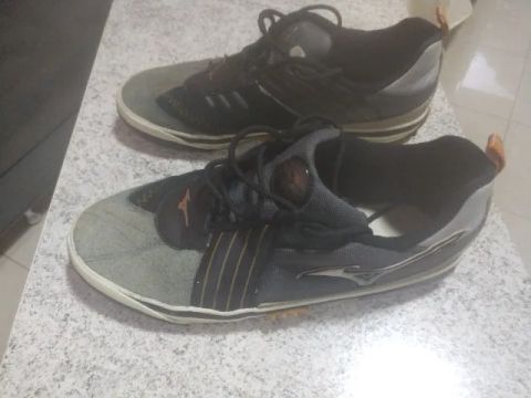 Tenis futsal Mizuno , n° 40