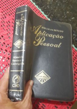 Bíblia de Estudo Aplicação Pessoal - Almeida Revista e Corrigida grande usada.
