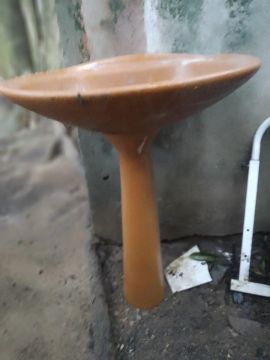 Cuba de banheiro em cerâmica
