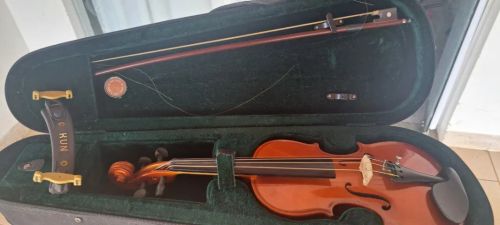 Violino Michael 1/8 + Espaleira Kun Original