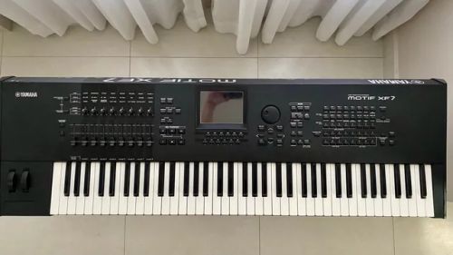 Yamaha Motif XF7 em Excelente Estado