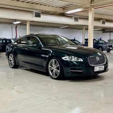 Jaguar XJ