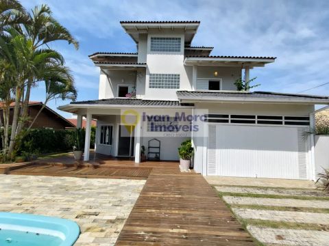Casa à venda em Daniela - Florianópolis - SC