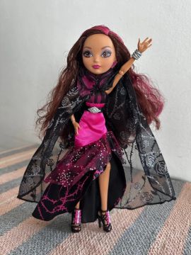 Boneca Ever After High - Briar Beauty