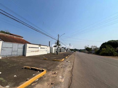 Casa comercial para locação com ótima estrutura, amplo espaço e localização privilegiada, 