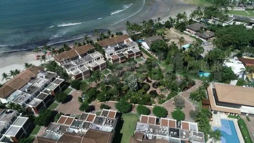 Casa À VENDA no Condomínio Jequiti Residence na praia do Pernambuco Guarujá.