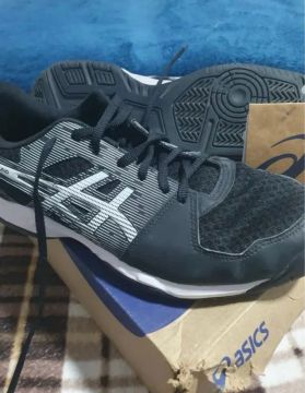 Futsal asics 42
