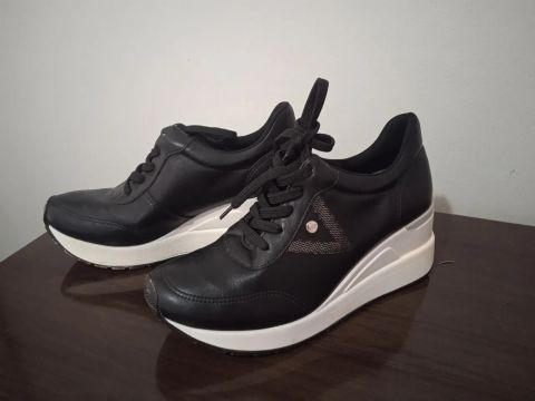 Tênis Feminino Preto Via Marte 