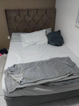 Cama de casal com cabeceira