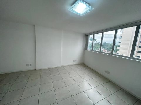 Sala comercial na Praia da Costa