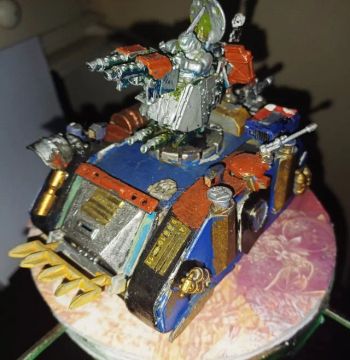 miniaturas de kratos artesanais 