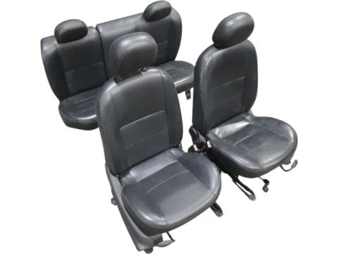 Jogo de Bancos Em Couro Preto C/ regulagem Altura Original Ford Focus 4p 01 A 08