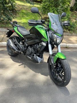 Moto BajaJ Dominar 400 Ano 2023 Verde 6000km