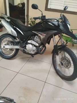 Honda XRE 300 - Preta - Ótimo estado
