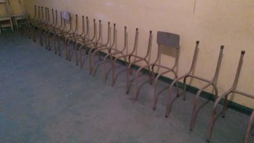 Lote de Cadeiras Infantis Iguais ( 12 unidades)