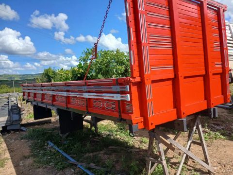 Vendo carroceria 3x4. 5.50 comprimento 