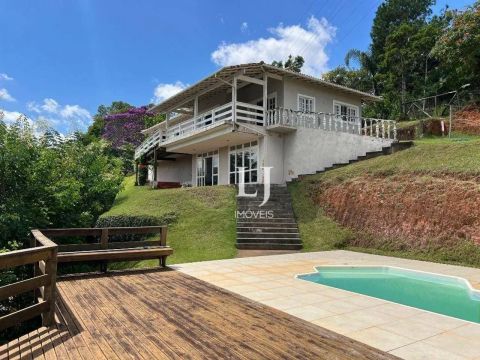 Casa à venda em Itaipava, em condomínio fechado, por R$2.500.000,00, Petrópolis, Rio de Ja