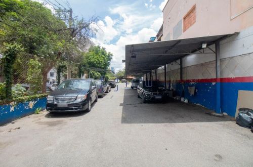 Terreno ótimo para estacionamento ou lava-rápido com 700m² p/ venda - Brooklin