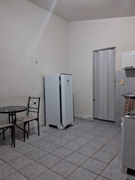 Aluga-se kitnet
