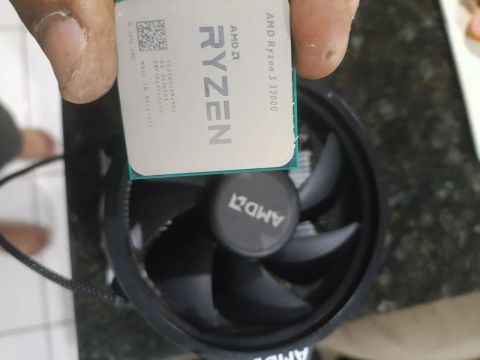 Processador AMD Ryzen 3 3200G com cooler 