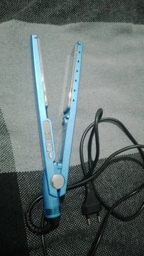 Prancha de Cabelo Azul valor negociável 