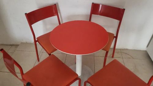 Tramontina: Mesa e Cadeiras de ferro resistente, assento acolchoado