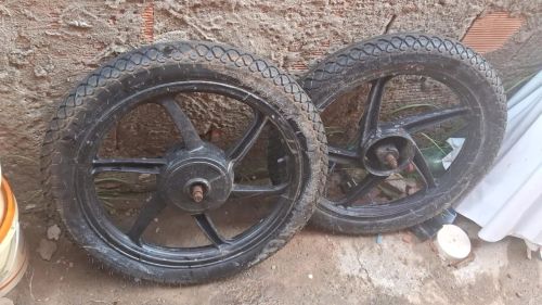 Par de rodas completo pra vender 