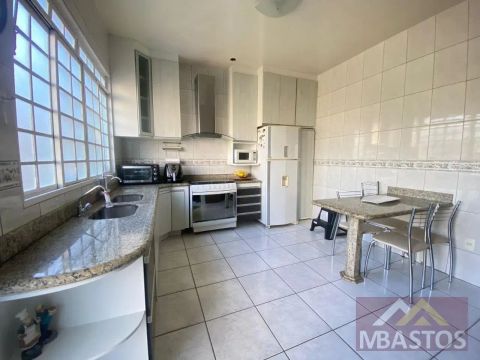 Casa em Serrano - Belo Horizonte