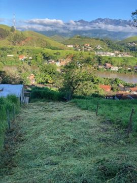 Lote com linda vista em Queluz-SP 
