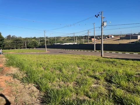 Terreno  de esquina  500 m2 em condomínio 