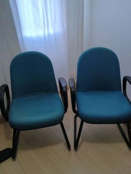 2 Cadeiras de Escritório - Azul - Usadas