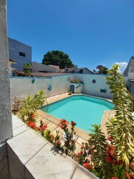 Temporada em casa com piscina