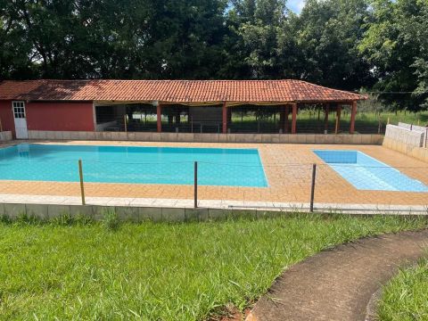 Chácara à venda com 20.000m², salão de eventos, piscina e lazer - DF-290