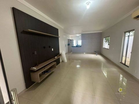 CASA DE 3 SUITES COM ENERGIA SOLAR E PISCINA NA 407 SUL