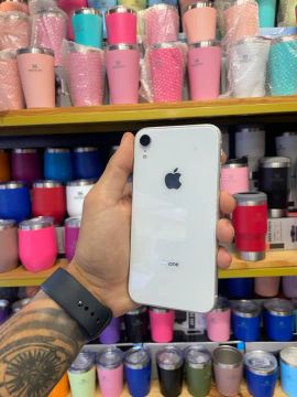 iPhone Xr branco 64GB - Seminovo