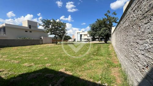 Lote à Venda no Condomínio Portal do Sol Green codigo: 104296