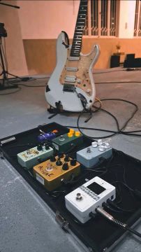 Set de pedais (power tunner Overdrive delay echo )